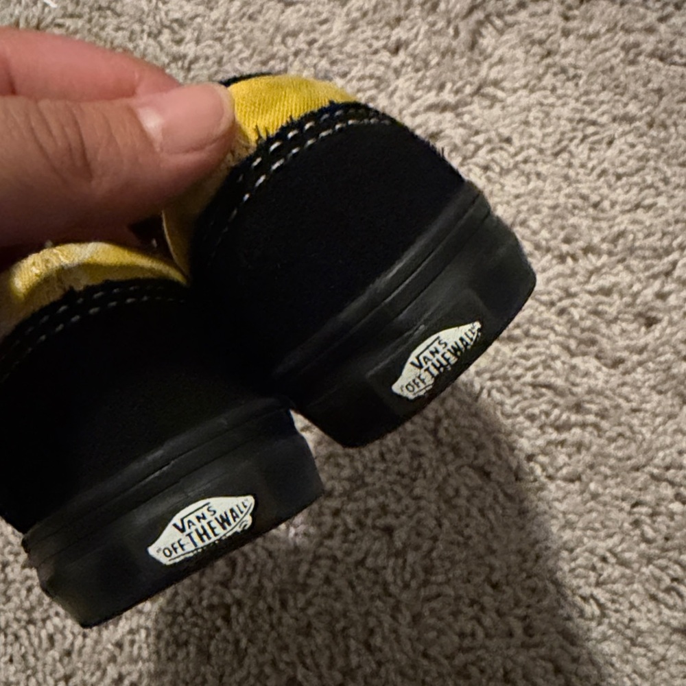 Vans - Picture 4 of 4
